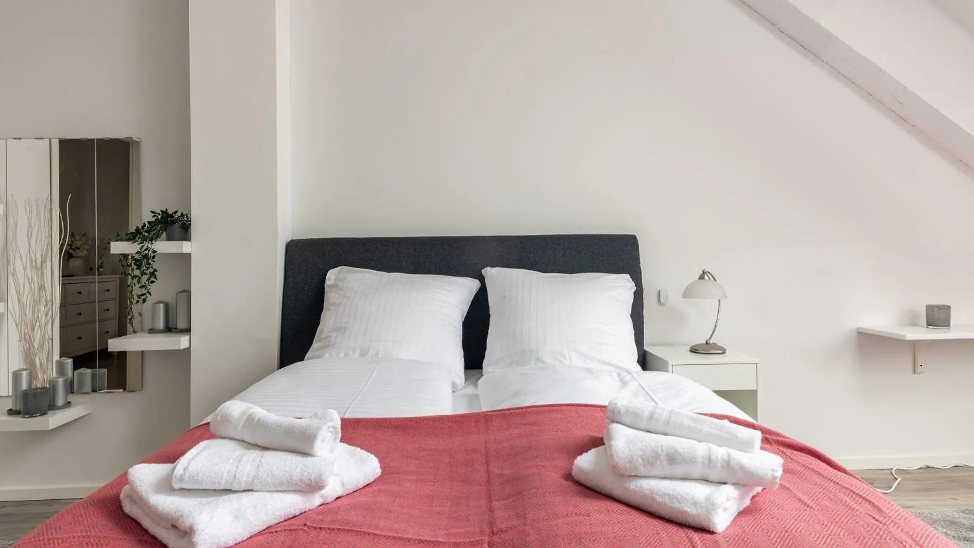 Mint Apartment Ueber Der Stadt Parken Kueche Wifi Berlin Germany