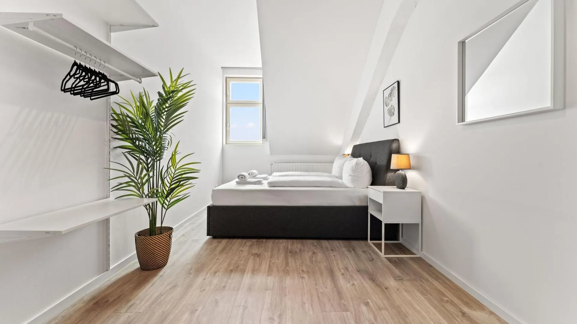 Mint Apartment Ueber Der Stadt Parken Kueche Wifi Berlin Germany