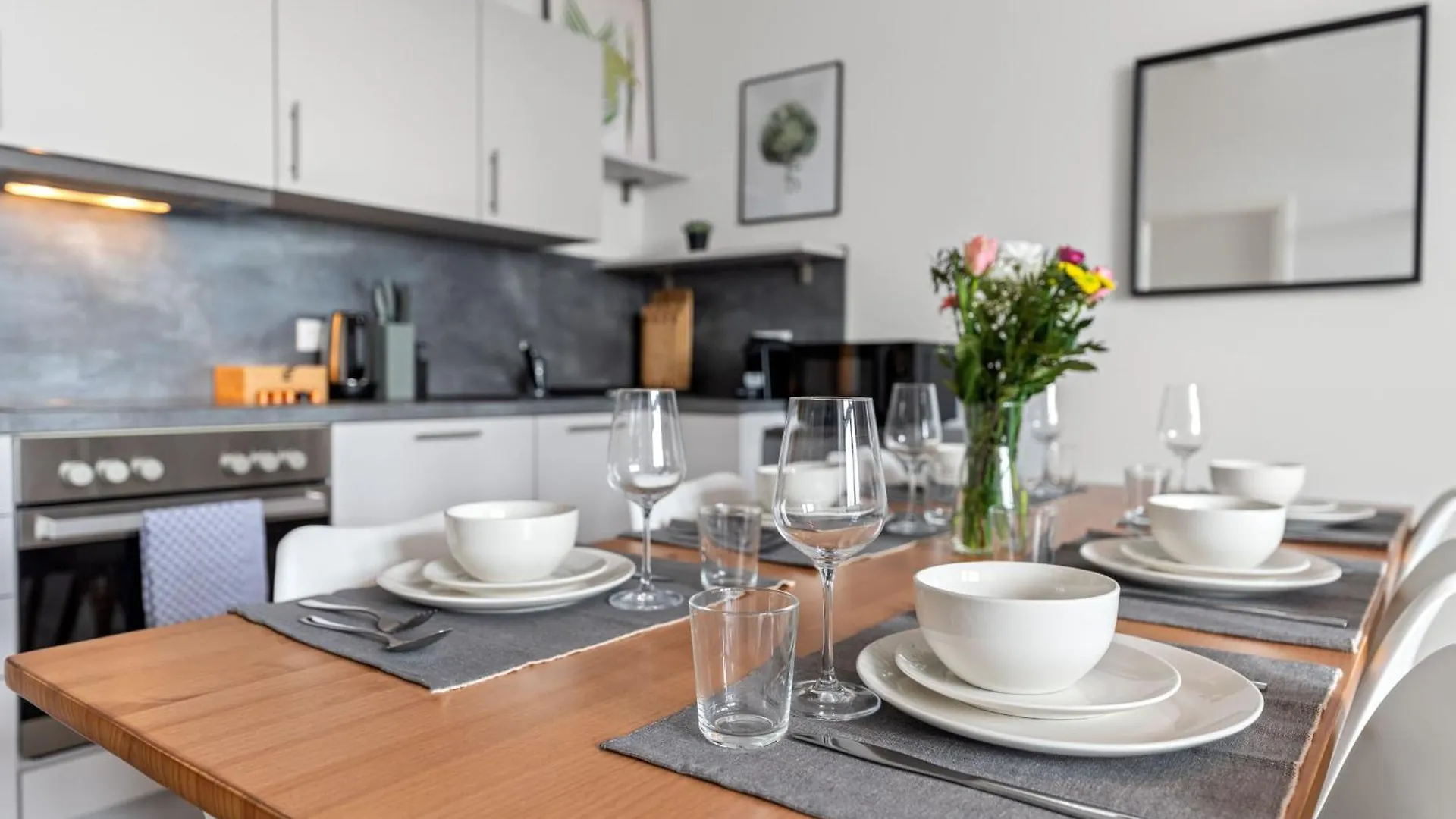 Mint Apartment Ueber Der Stadt Parken Kueche Wifi Berlin