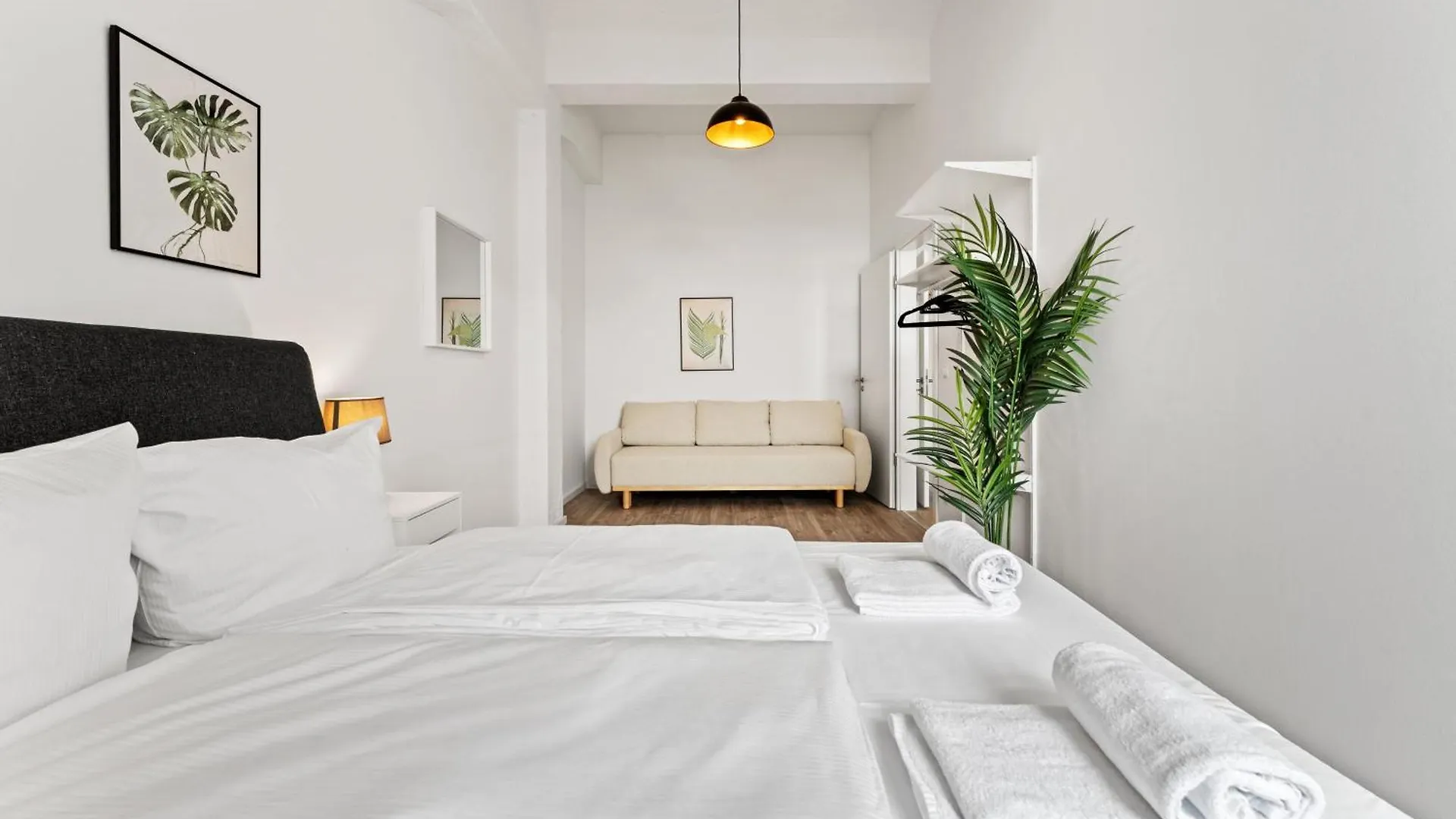 Mint Apartment Ueber Der Stadt Parken Kueche Wifi Berlin Germany