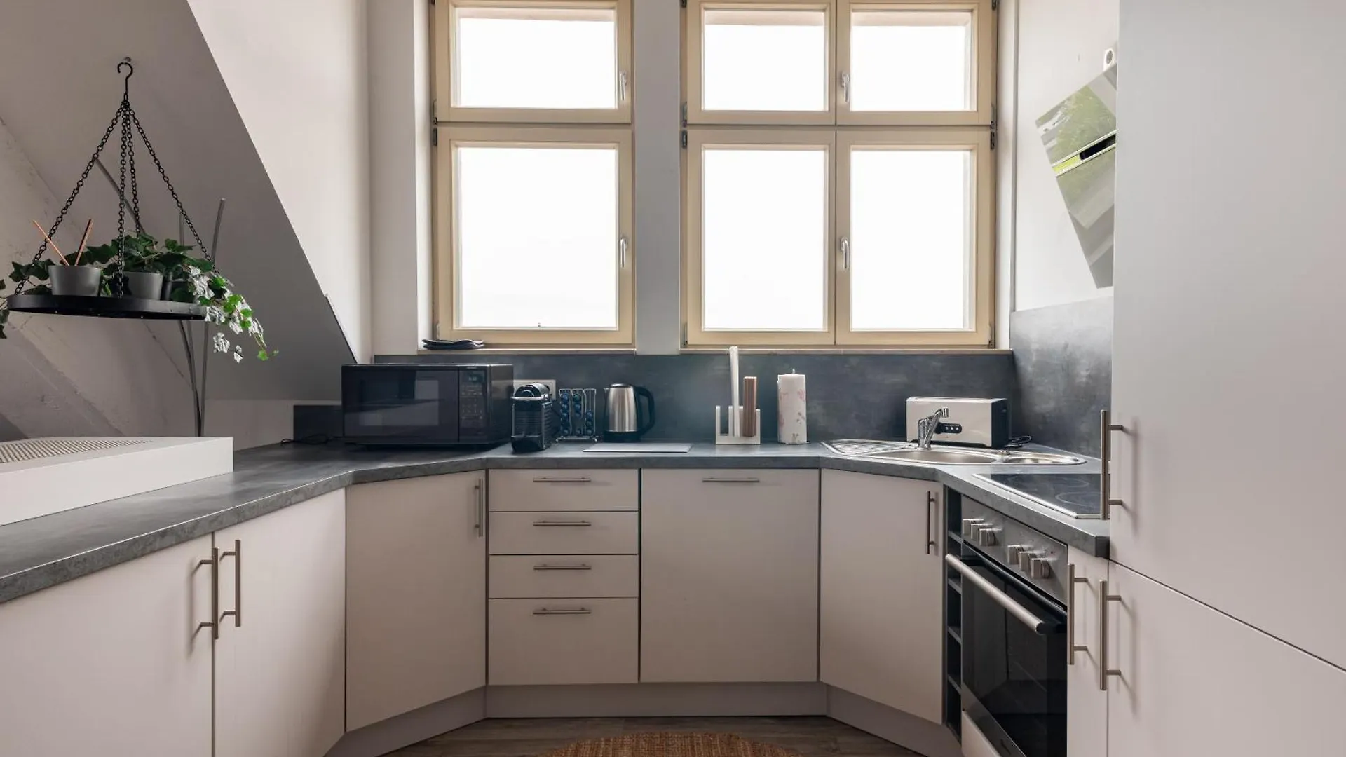 Mint Apartment Ueber Der Stadt Parken Kueche Wifi Berlin Germany