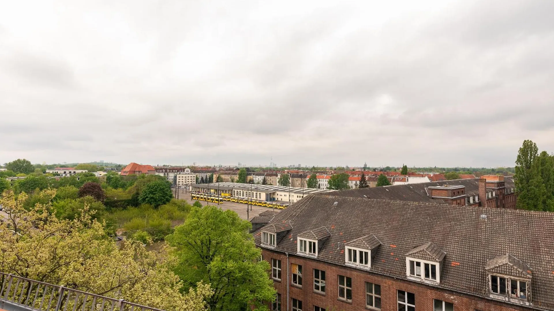 Mint Apartment Ueber Der Stadt Parken Kueche Wifi Berlin